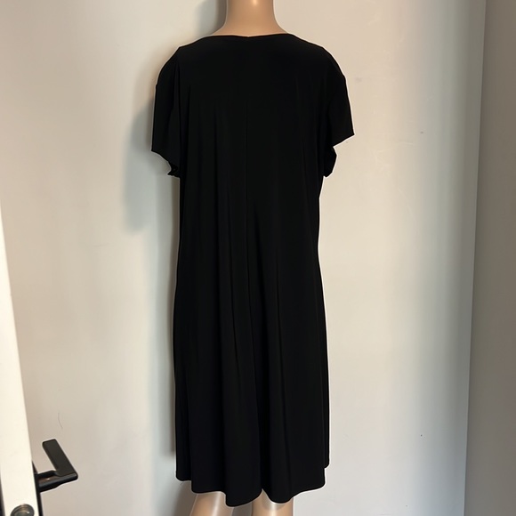 Black dress with zipper floral design in front size XL - Picture 5 of 8